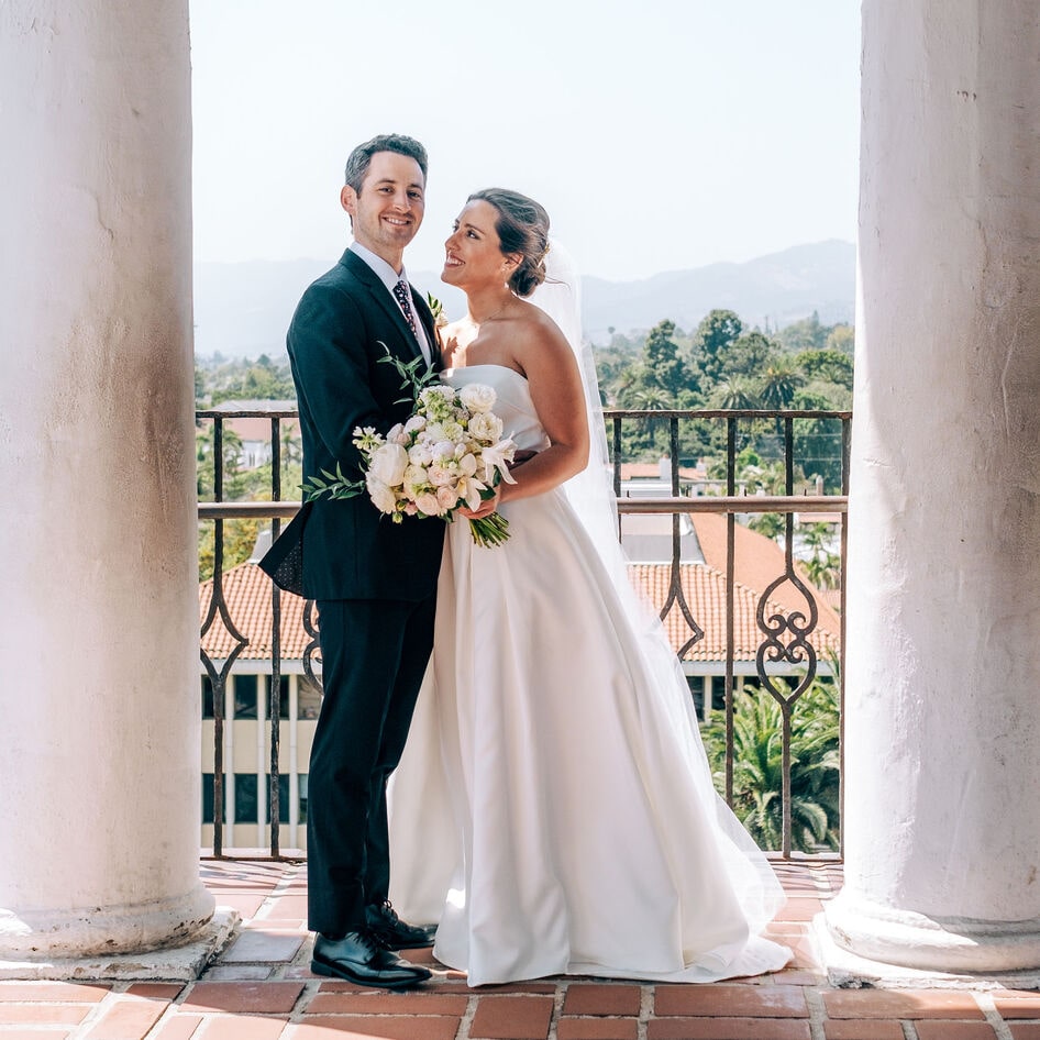 Vegan Love Stories: This Couple's Backyard Wedding Featured an Assortment of Eight Pies